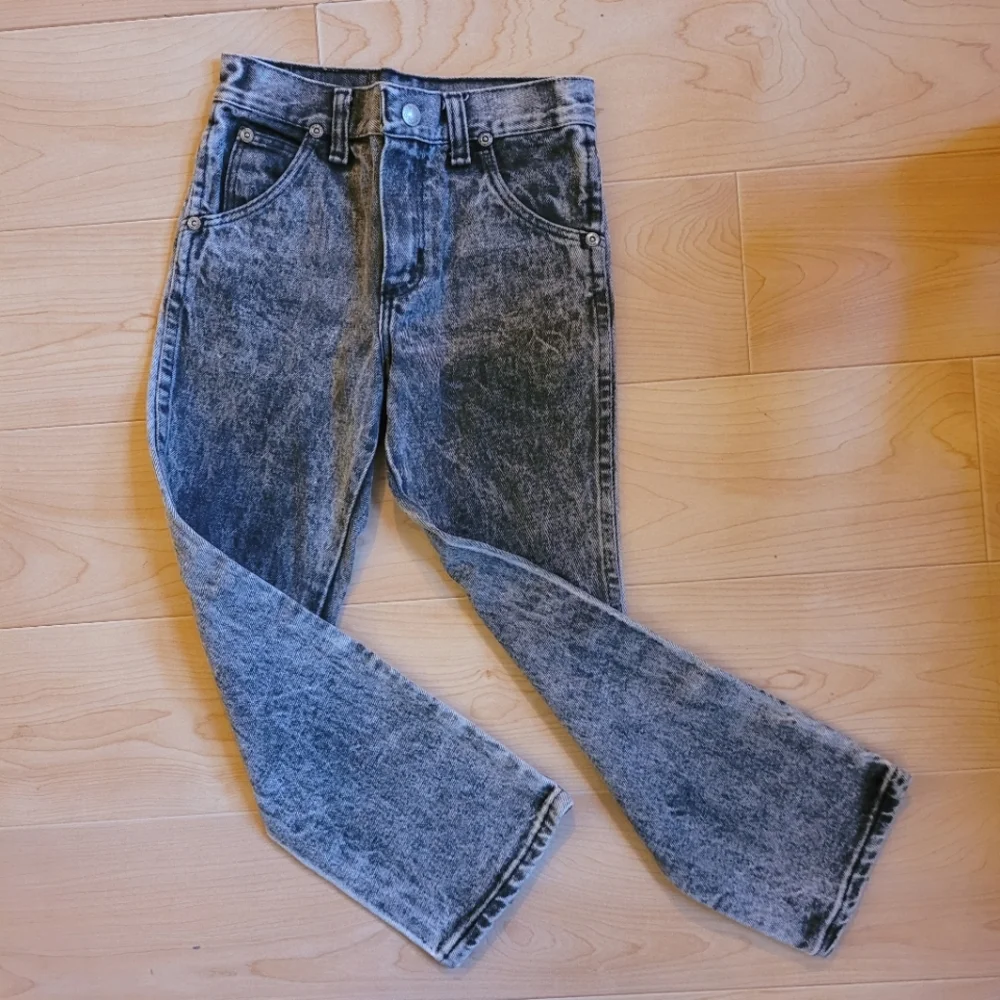 Vintage 1990's Wrangler black light wash denim straight leg jeans